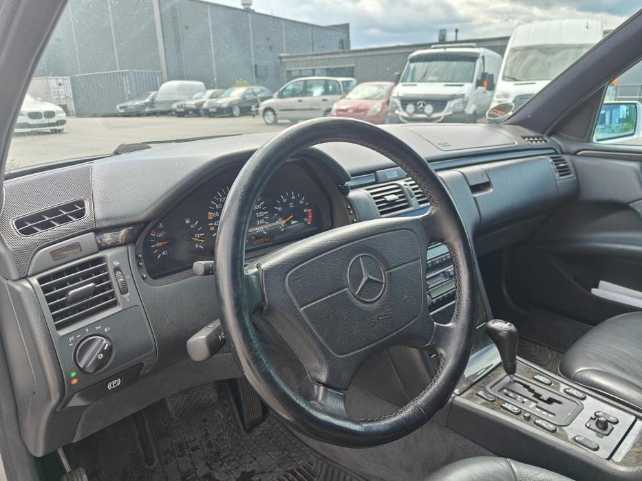 MERCEDES-BENZ E 1997