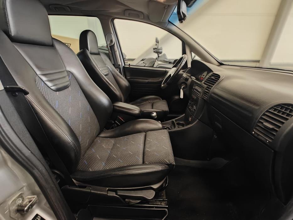 OPEL Zafira 2004