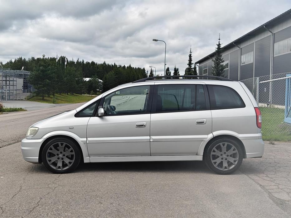 OPEL Zafira 2004