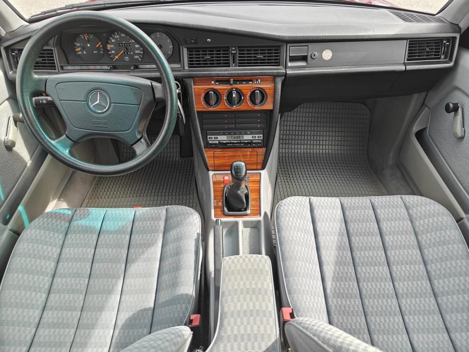 MERCEDES-BENZ 190 1992