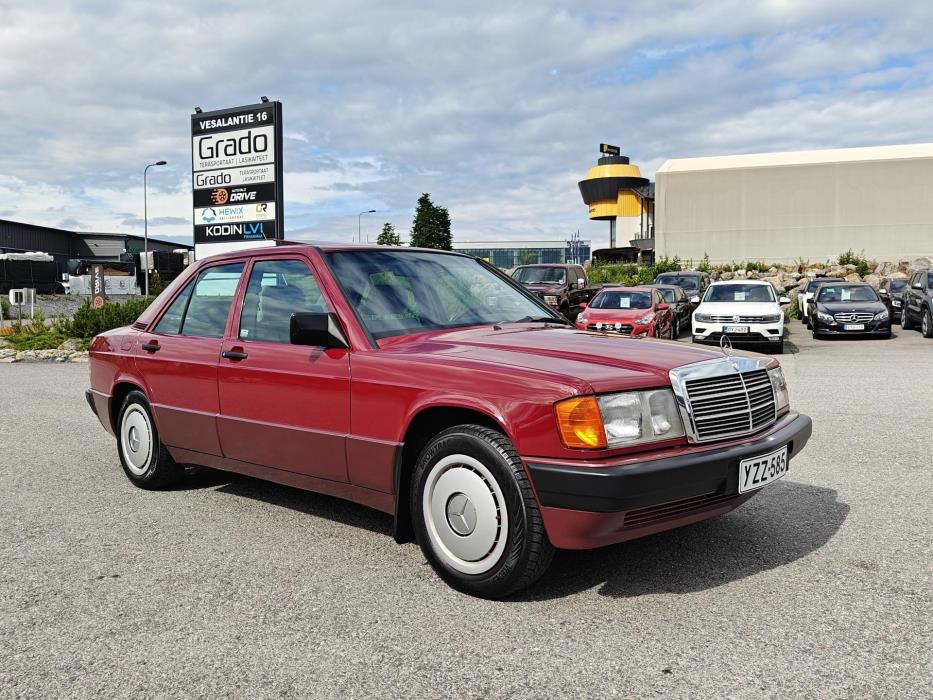 MERCEDES-BENZ 190 1992