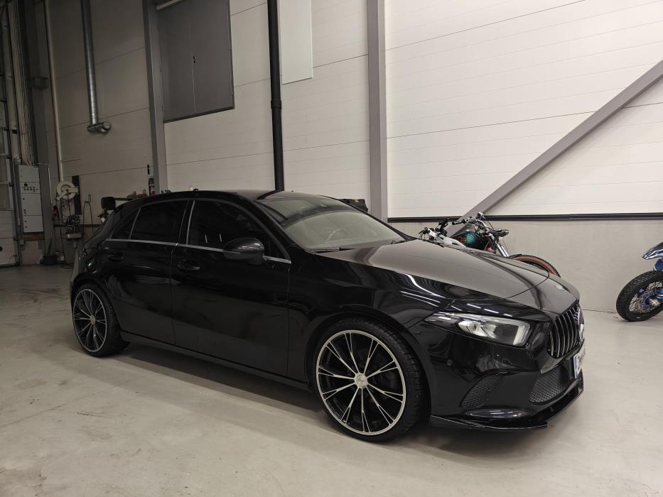 MERCEDES-BENZ A 2019