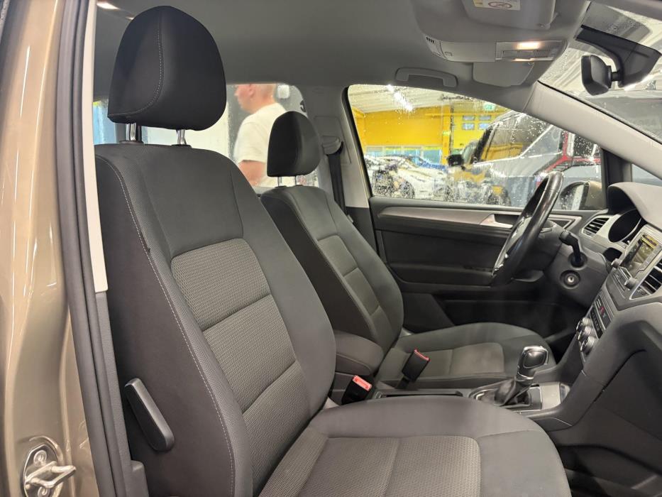VOLKSWAGEN Golf Sportsvan 2016