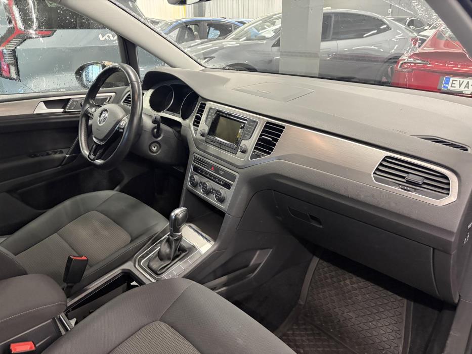 VOLKSWAGEN Golf Sportsvan 2016