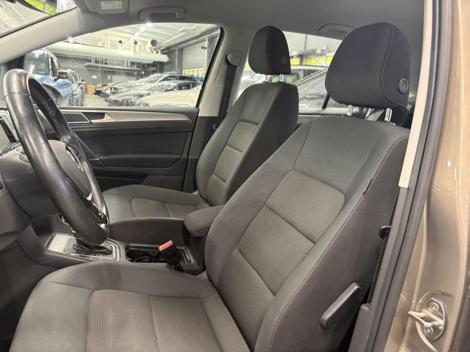 VOLKSWAGEN Golf Sportsvan 2016