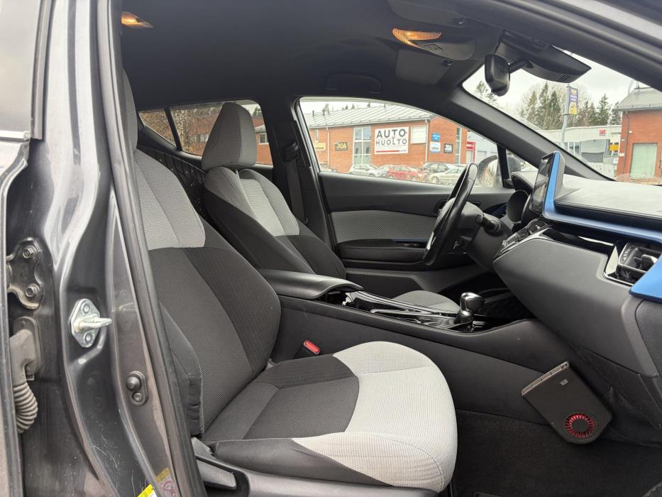 TOYOTA C-HR 2018
