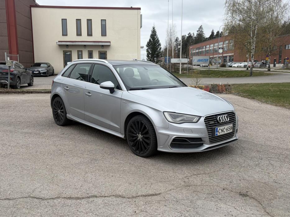 AUDI A3 2015