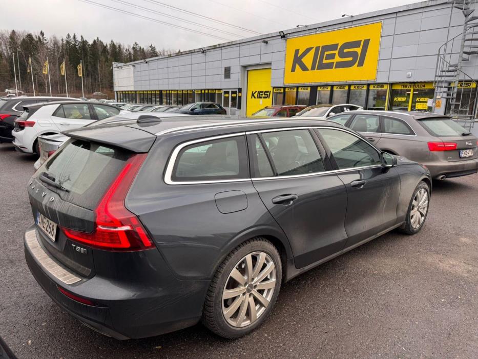 VOLVO V60 2020