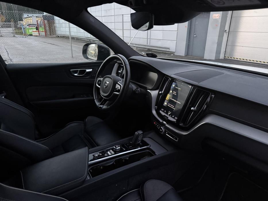 VOLVO XC60 2020