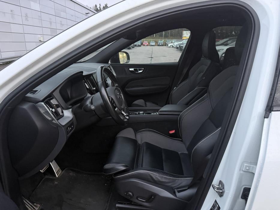 VOLVO XC60 2020