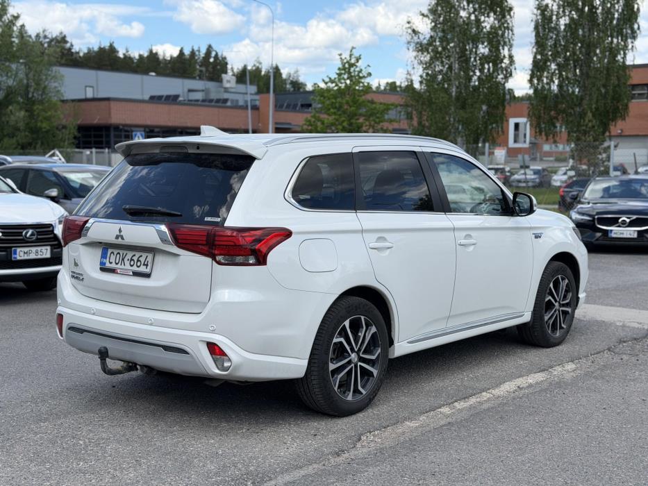 MITSUBISHI Outlander PHEV 2020