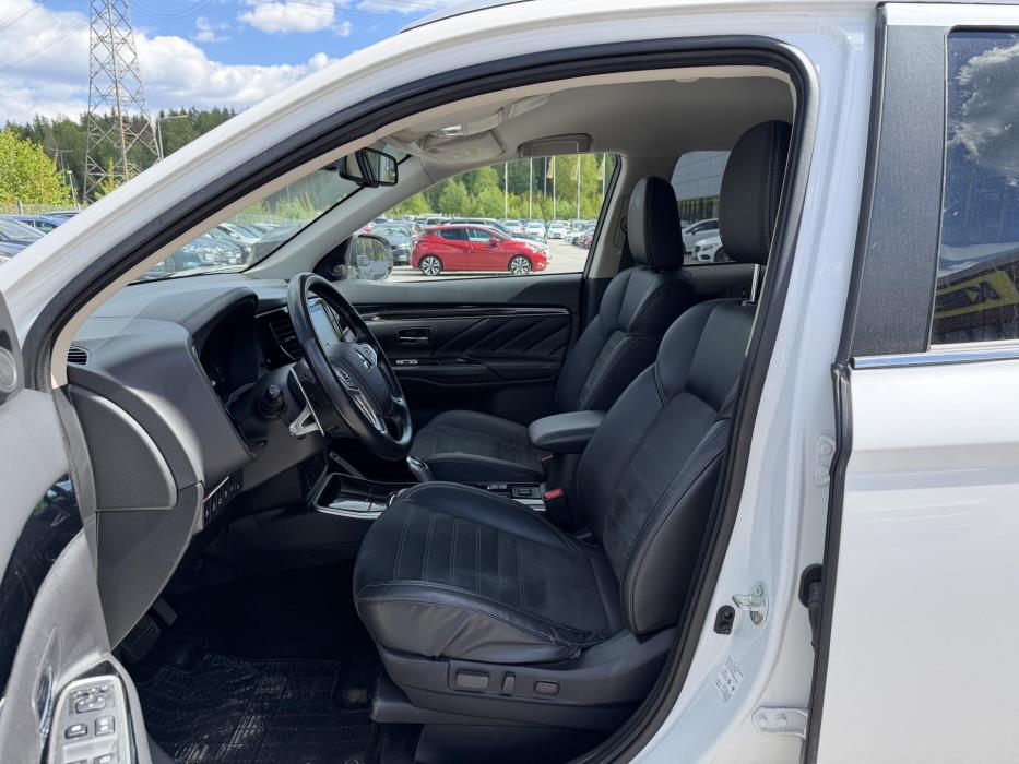MITSUBISHI Outlander PHEV 2020
