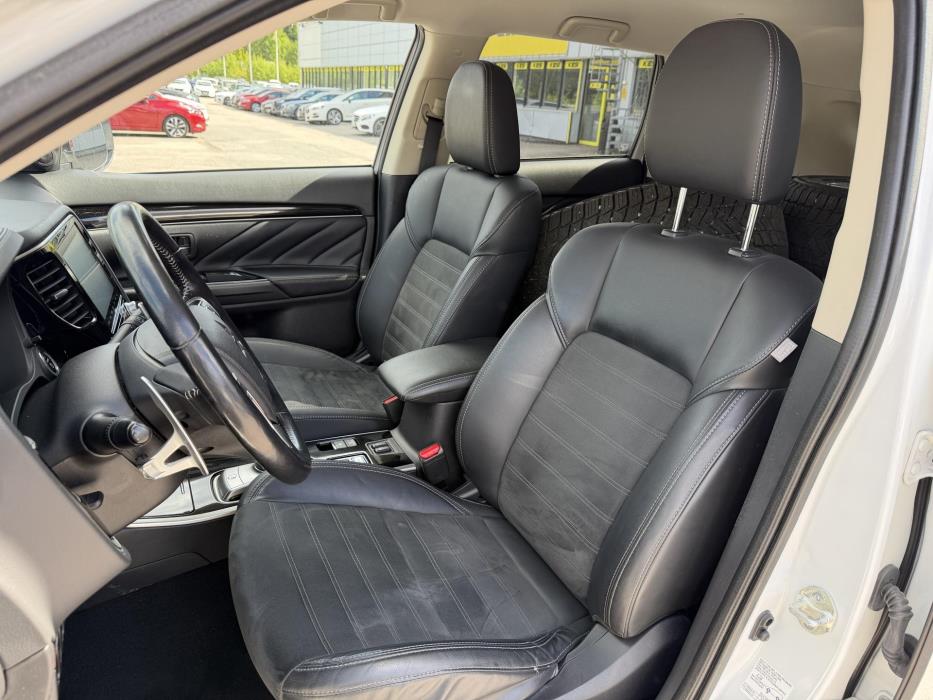 MITSUBISHI Outlander PHEV 2020