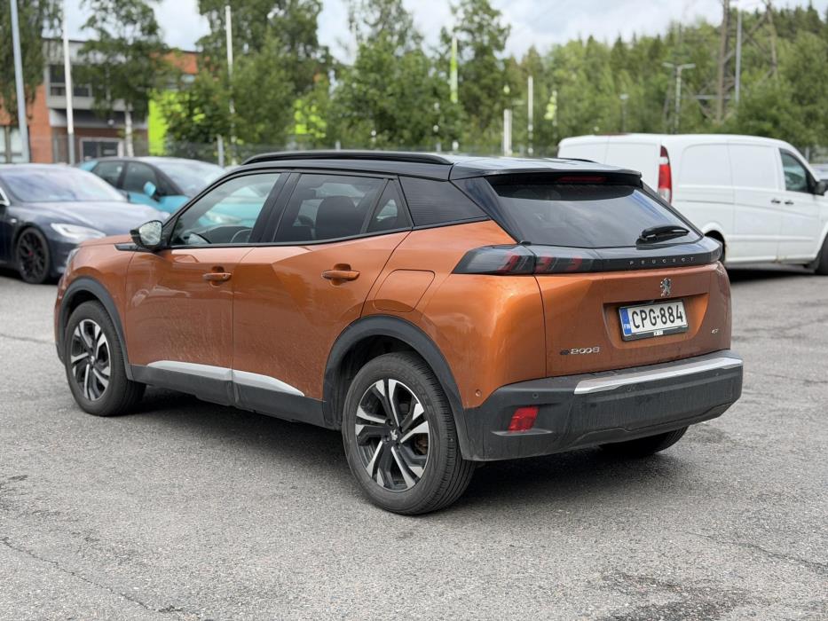 PEUGEOT e-2008 2021