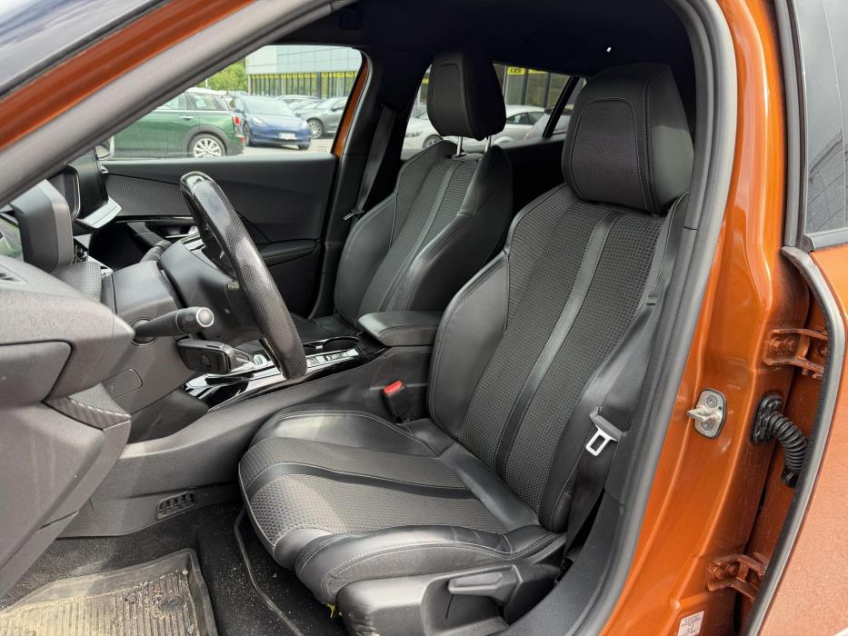PEUGEOT e-2008 2021
