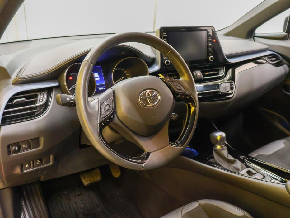 TOYOTA C-HR 2021