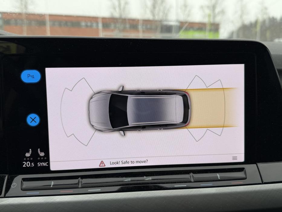 VOLKSWAGEN Golf 2023