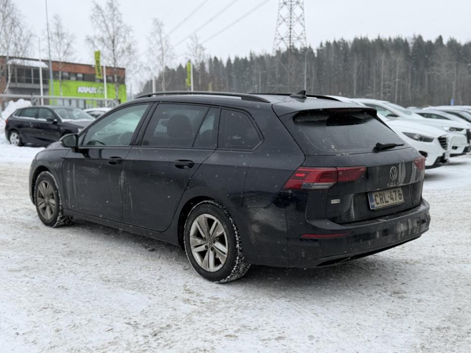 VOLKSWAGEN Golf 2023