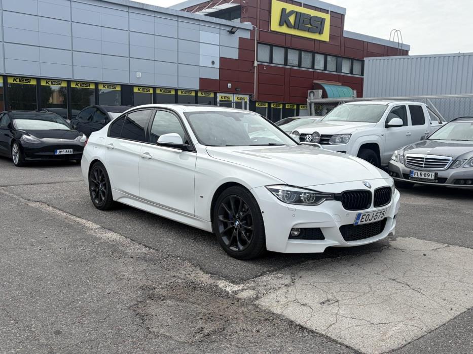 BMW 330 2017