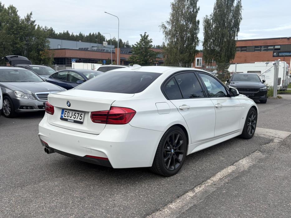 BMW 330 2017