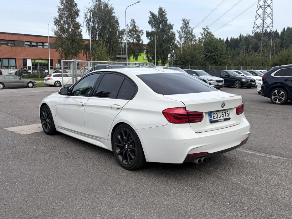 BMW 330 2017