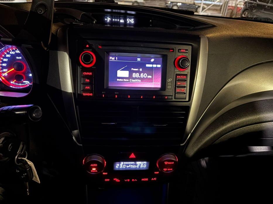 SUBARU Forester 2011