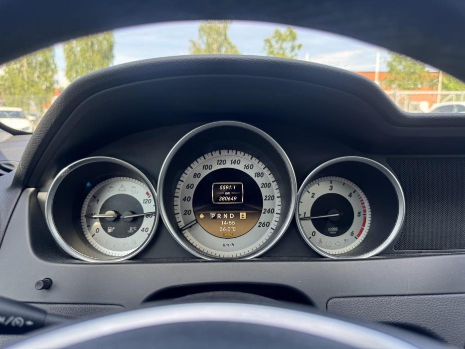 MERCEDES-BENZ C 2012