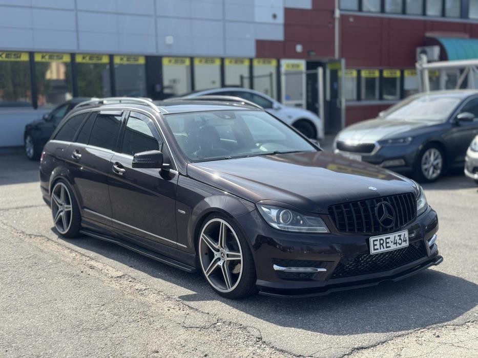 MERCEDES-BENZ C 2012
