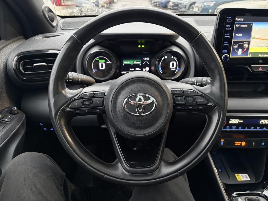 TOYOTA Yaris 2021