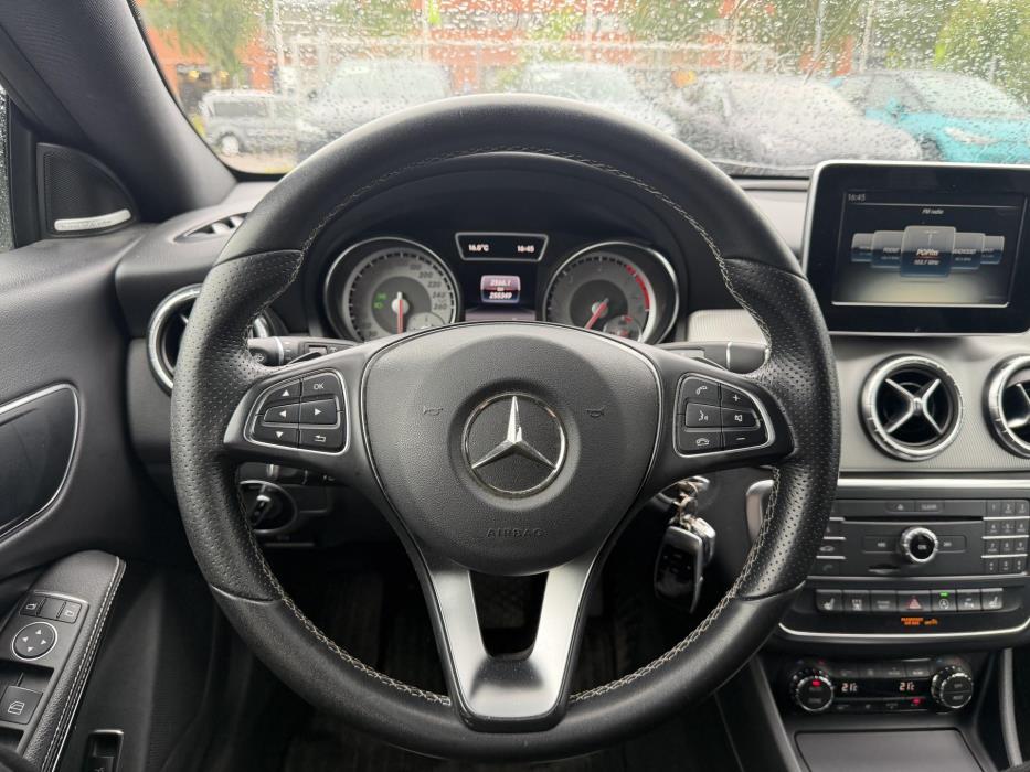 MERCEDES-BENZ CLA 2016