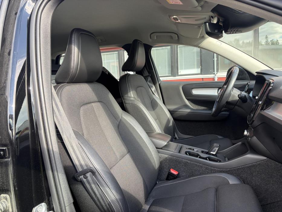 VOLVO XC40 2020
