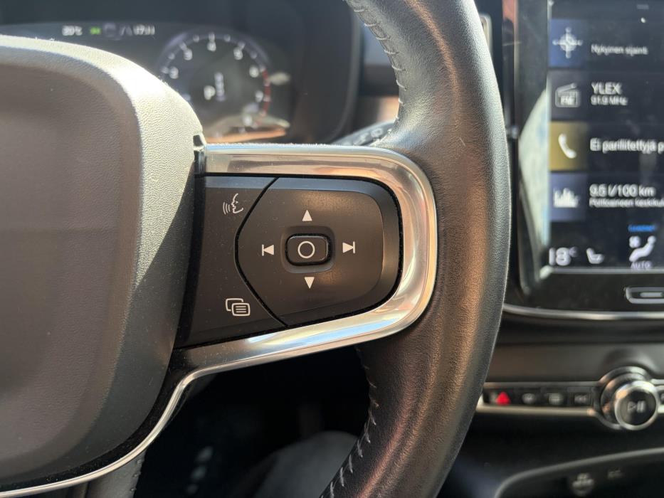 VOLVO XC40 2020