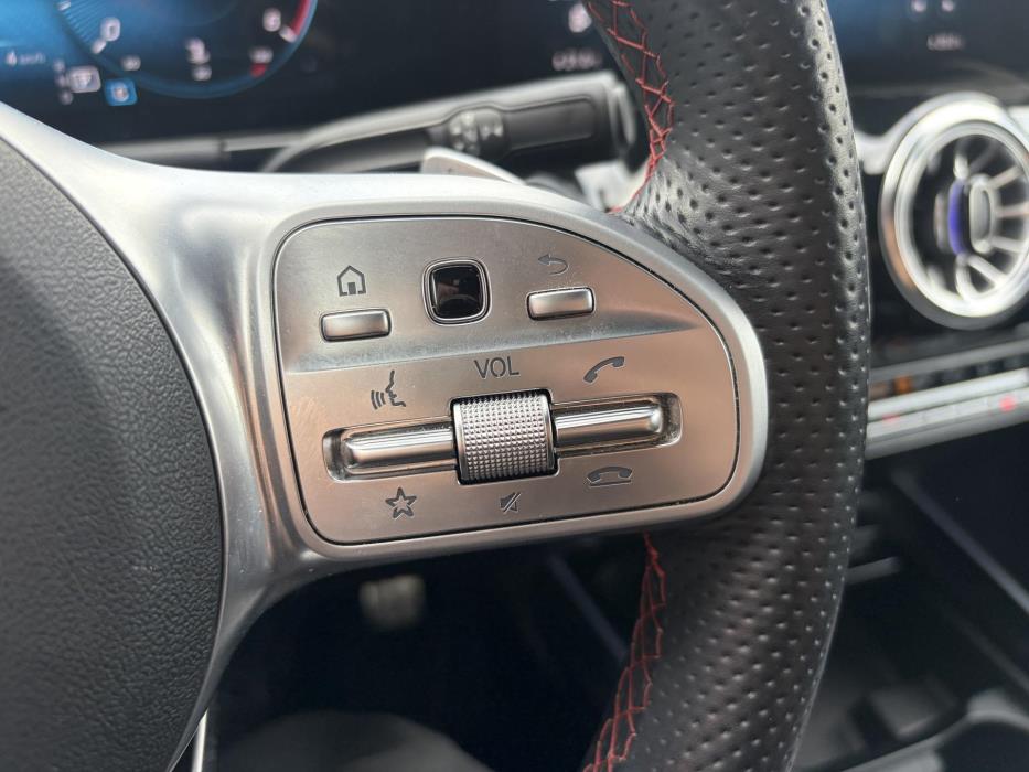 MERCEDES-BENZ GLA 2021