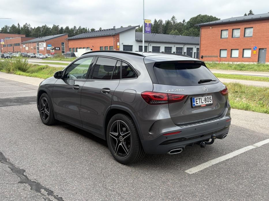 MERCEDES-BENZ GLA 2021