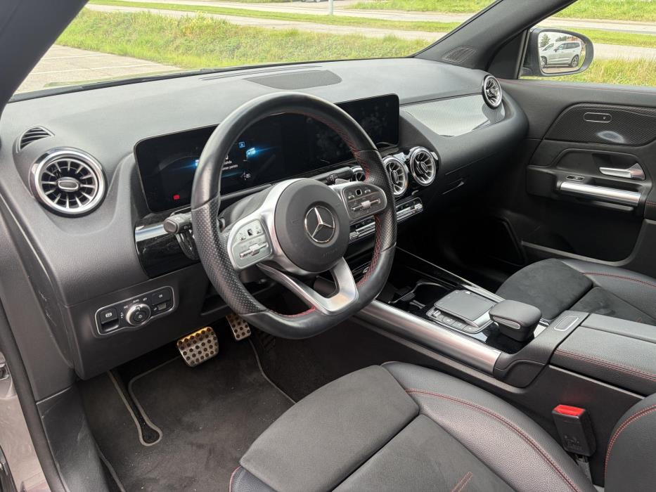 MERCEDES-BENZ GLA 2021