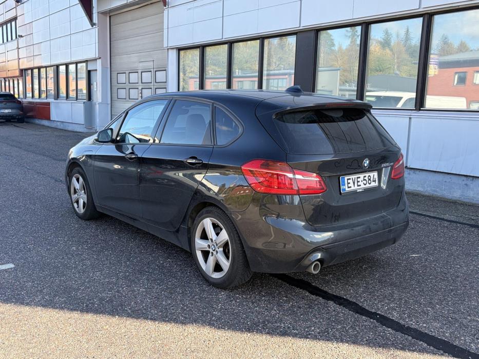 BMW 225 2019