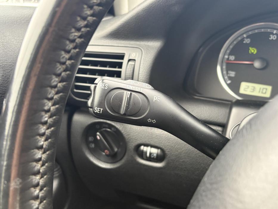 VOLKSWAGEN Passat 2001