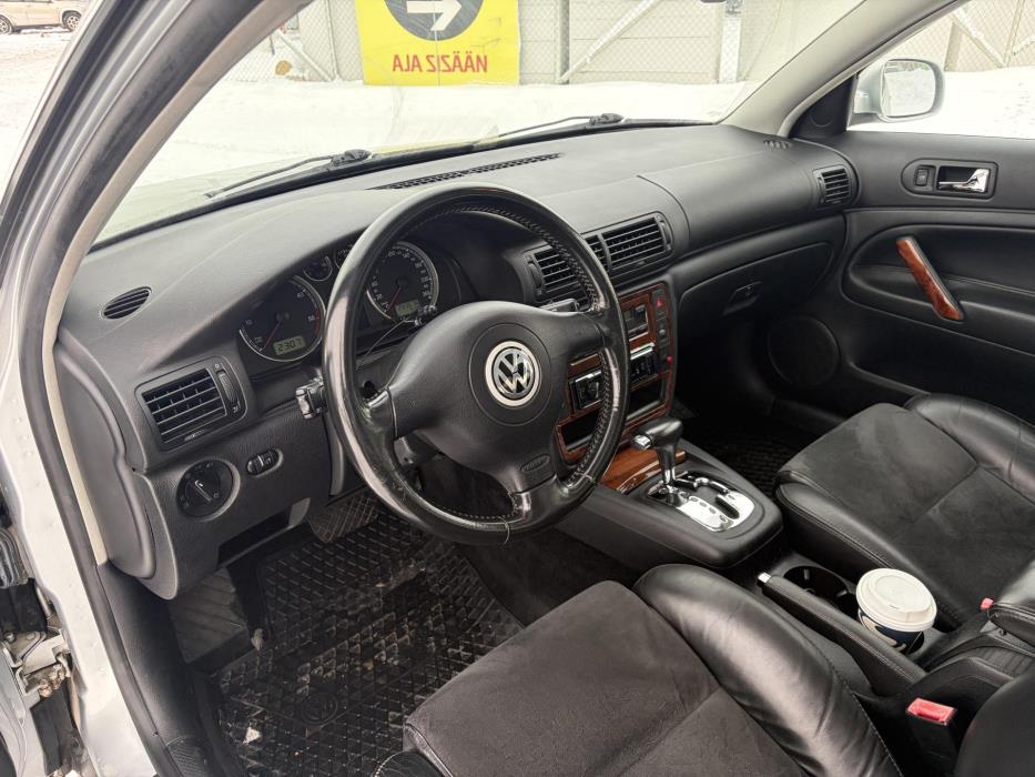 VOLKSWAGEN Passat 2001
