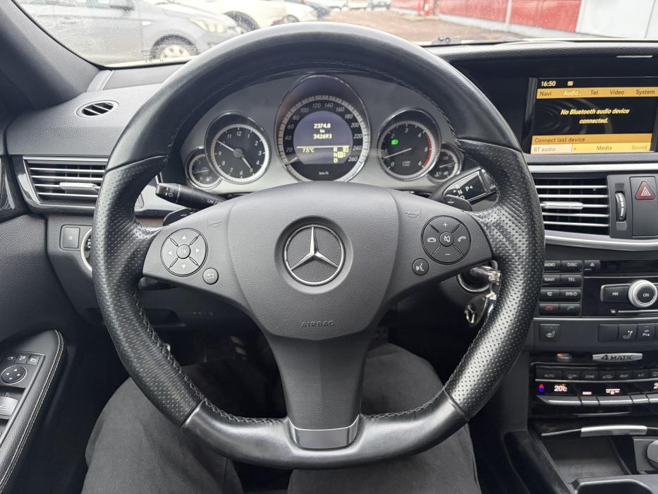 MERCEDES-BENZ E 2010