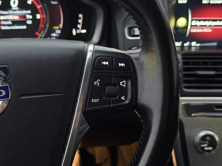 VOLVO XC60 2015