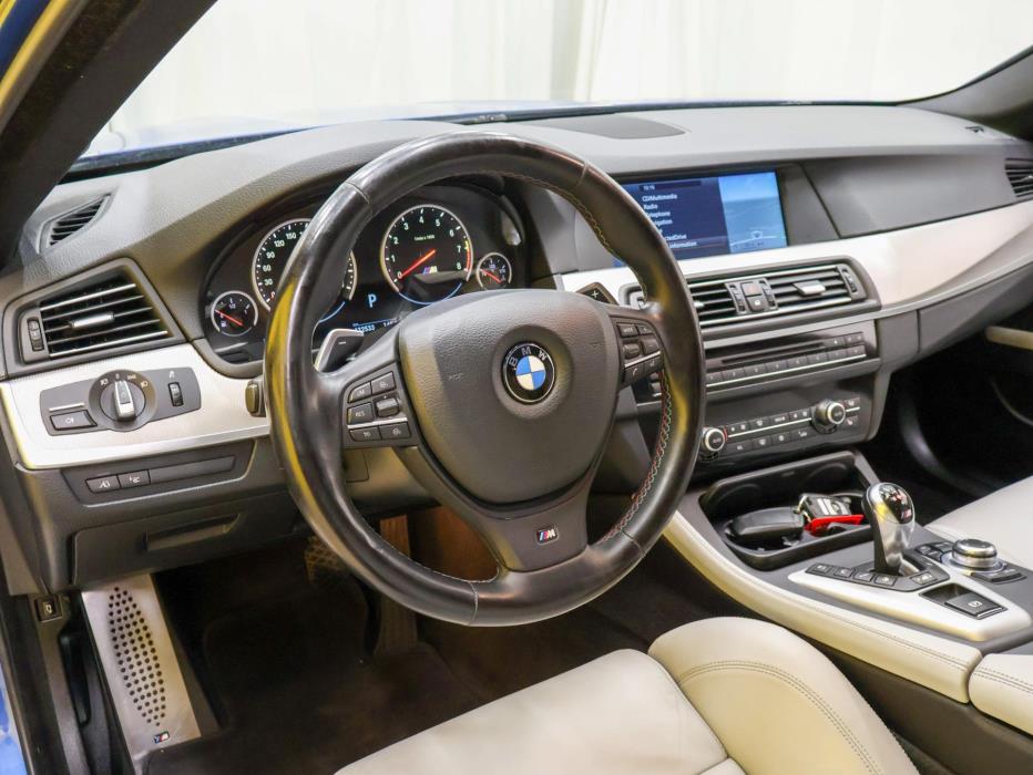 BMW M5 2012