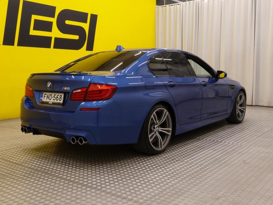 BMW M5 2012