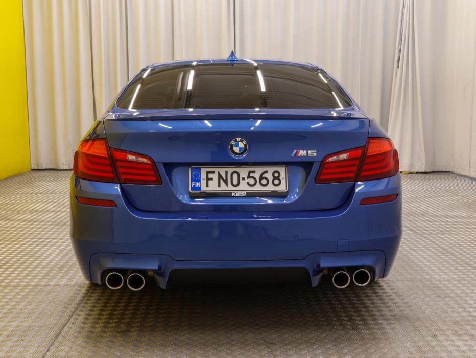 BMW M5 2012