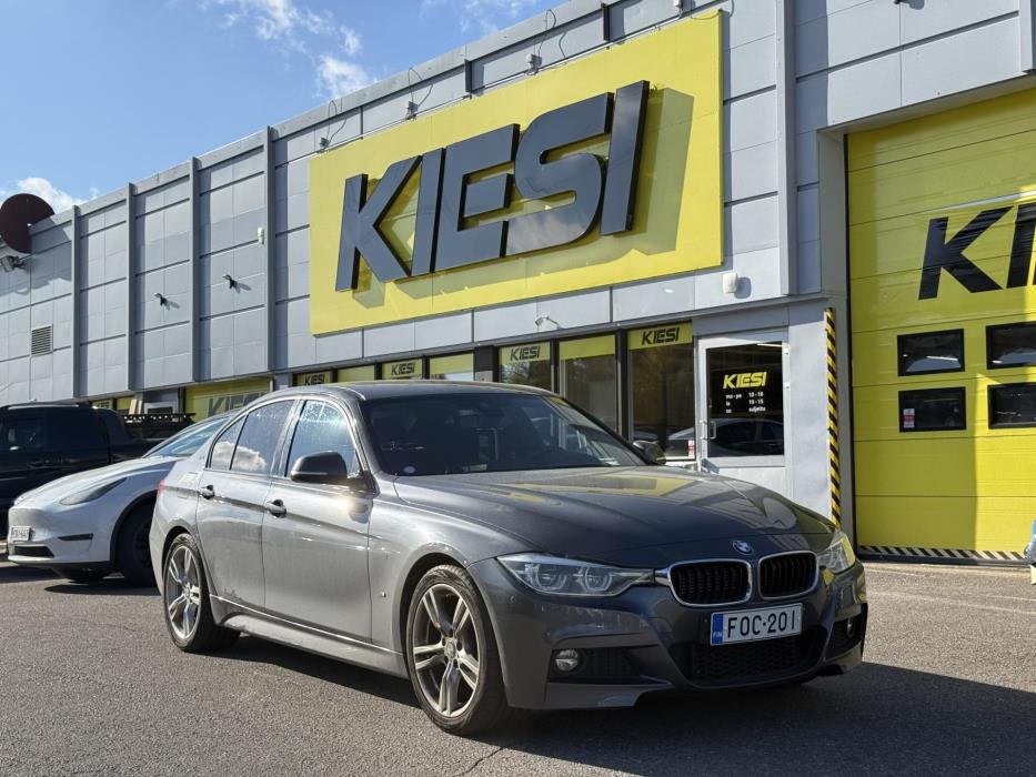 BMW 330 2018
