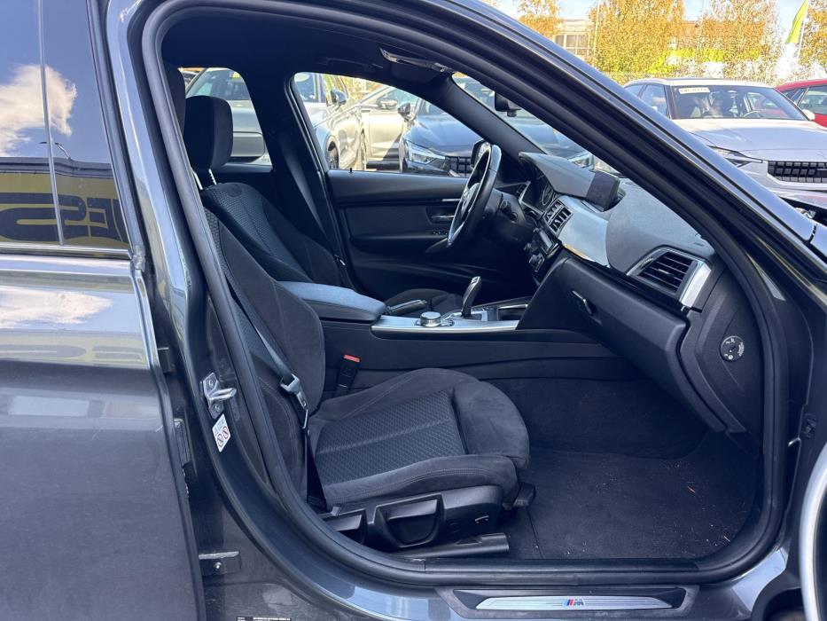 BMW 330 2018