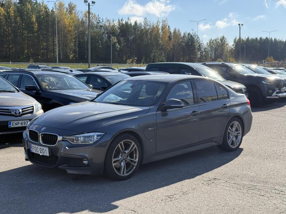 BMW 330 2018