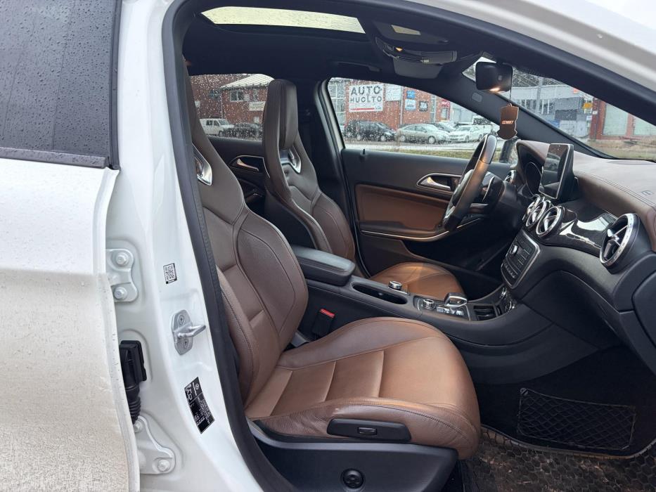MERCEDES-BENZ GLA 45 AMG 2016