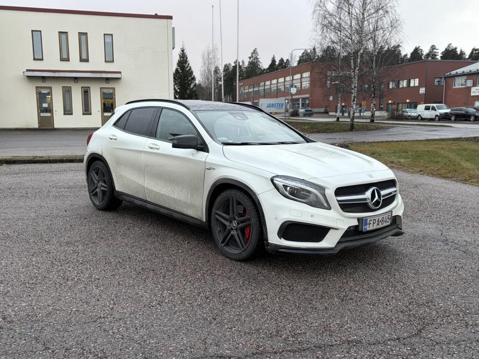 MERCEDES-BENZ GLA 45 AMG 2016