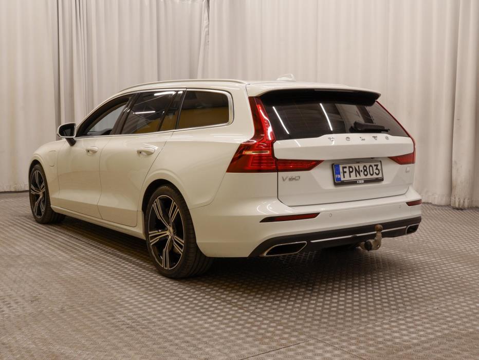 VOLVO V60 2021