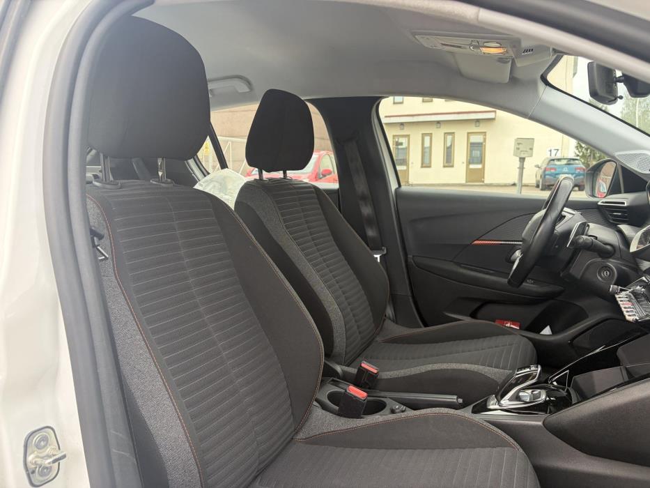 PEUGEOT 208 2020